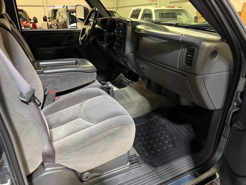 Used 2006 Chevrolet Silverado 3500 LT w/ Heavy-Duty Power Package image 30