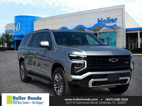 Used 2025 Chevrolet Suburban Z71 AWD/4WD image 1