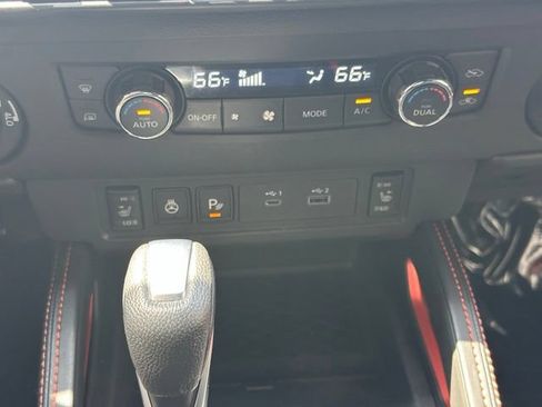 Used 2025 Nissan Frontier PRO-4X w/ Pro Convenience Package AWD/4WD image 21