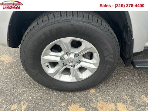 Used 2022 Toyota 4Runner SR5 Premium w/ Moonroof Package image 25