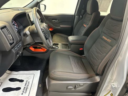 Certified 2025 Nissan Frontier PRO-4X w/ Pro Convenience Package AWD/4WD image 4