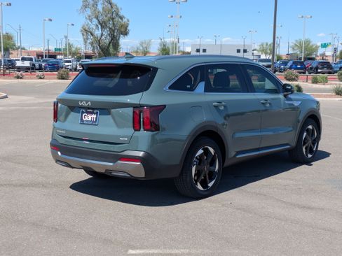 Used 2025 Kia Sorento EX AWD/4WD image 5
