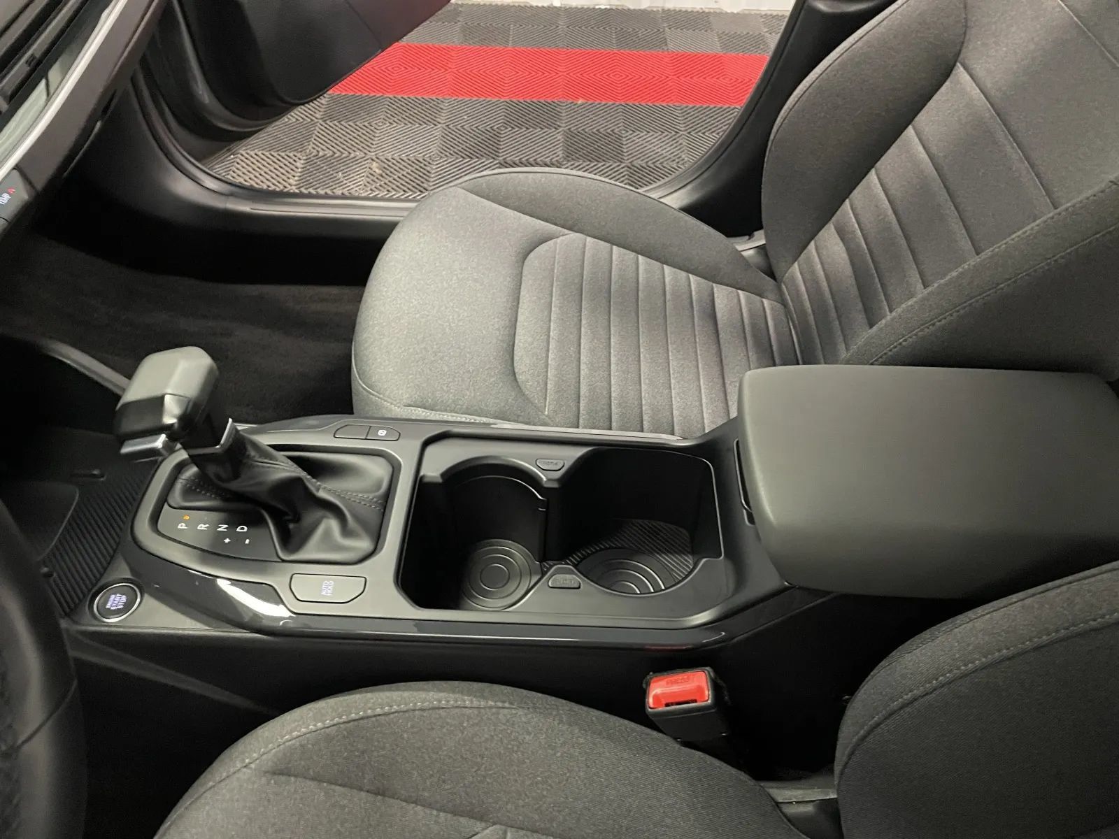 Used 2025 Kia K4 EX FWD image 32