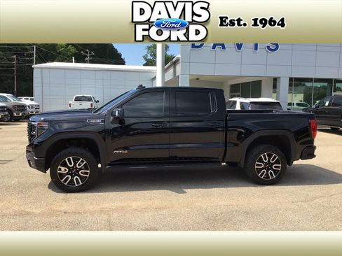 Used 2024 GMC Sierra 1500 AT4 w/ AT4 Premium Package AWD/4WD image 4