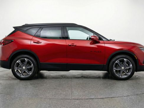 Used 2025 Chevrolet Blazer LT FWD image 11