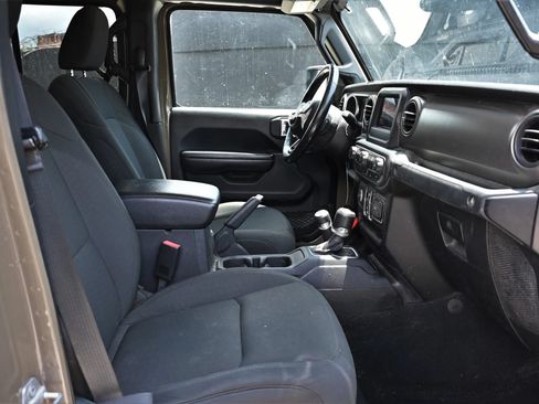 Used 2020 Jeep Gladiator Sport w/ Quick Order Package 24S AWD/4WD image 14