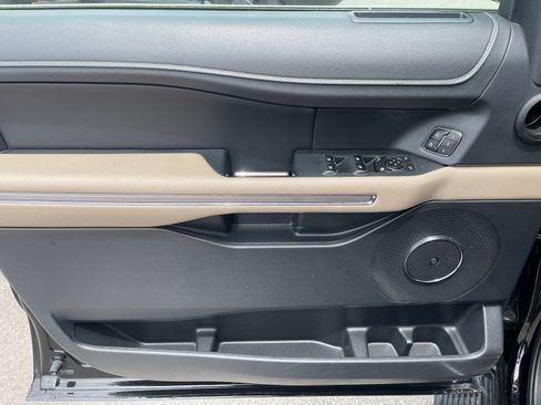 Used 2024 Ford Expedition Max Limited RWD image 12
