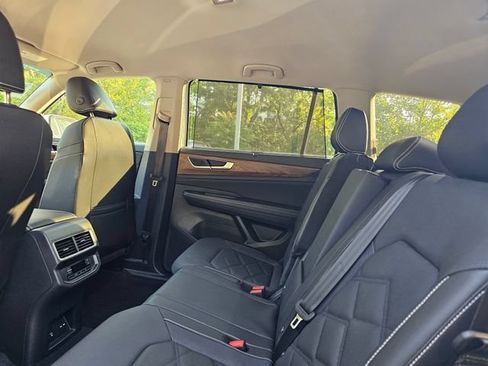 Used 2025 Volkswagen Atlas SE AWD/4WD image 9