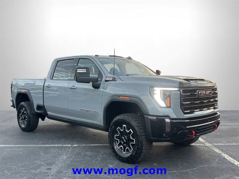 Used 2024 GMC Sierra 2500 AT4X image 4