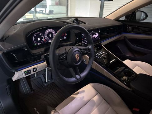 Used 2025 Porsche Panamera RWD image 4