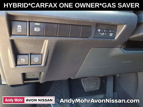 Used 2025 Toyota Sienna XLE FWD image 18