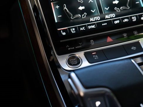 Used 2021 Audi A8 L 4.0T image 34