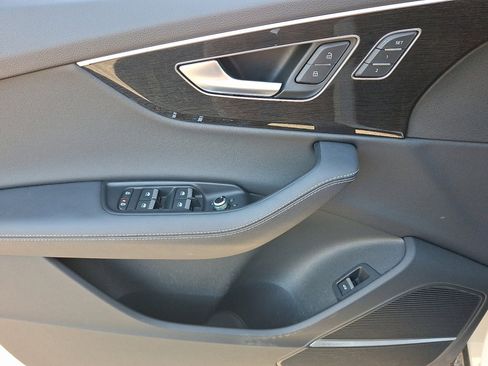 Used 2025 Audi Q7 3.0T Premium Plus image 23