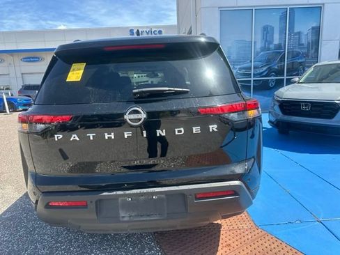 Used 2025 Nissan Pathfinder SV FWD image 34