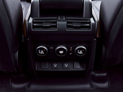 Used 2023 Land Rover Defender 110 X AWD/4WD image 63