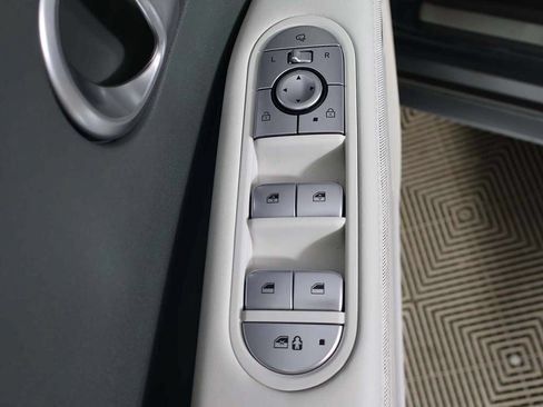 Used 2022 Hyundai Ioniq 5 Limited AWD/4WD image 41