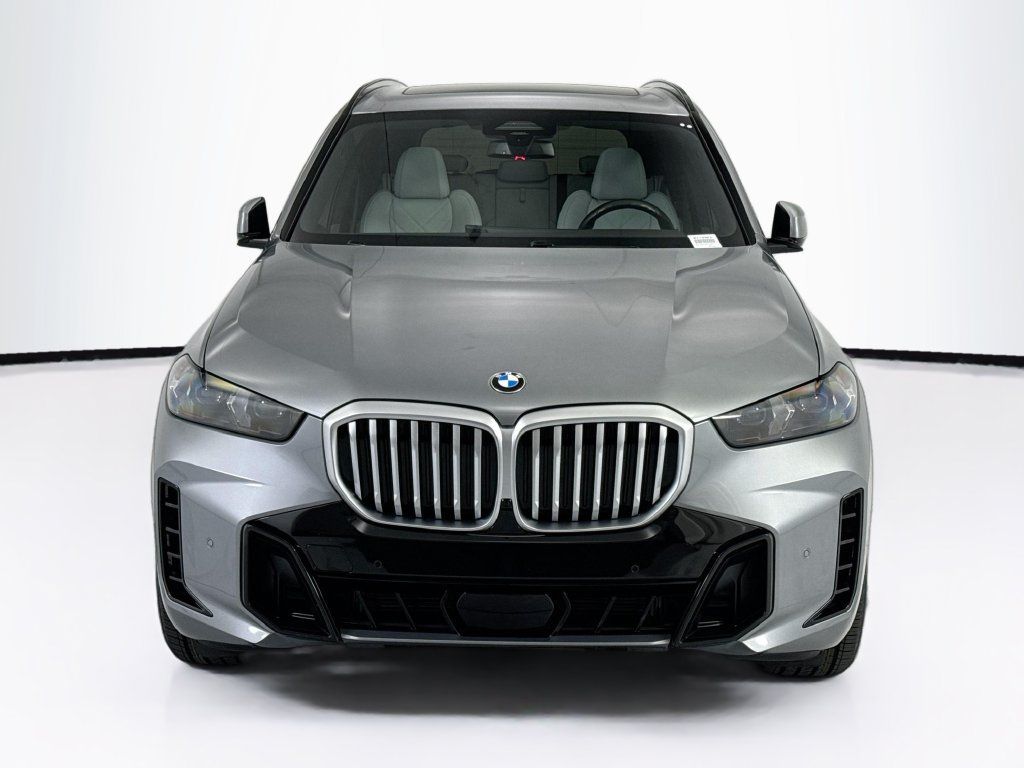 Certified 2024 BMW X5 sDrive40i w/ M Sport Package RWD image 2