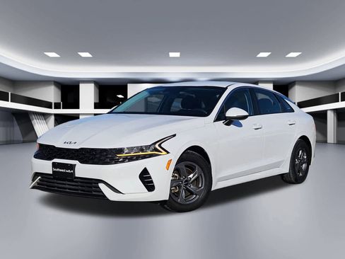 Used 2023 Kia K5 LXS image 1