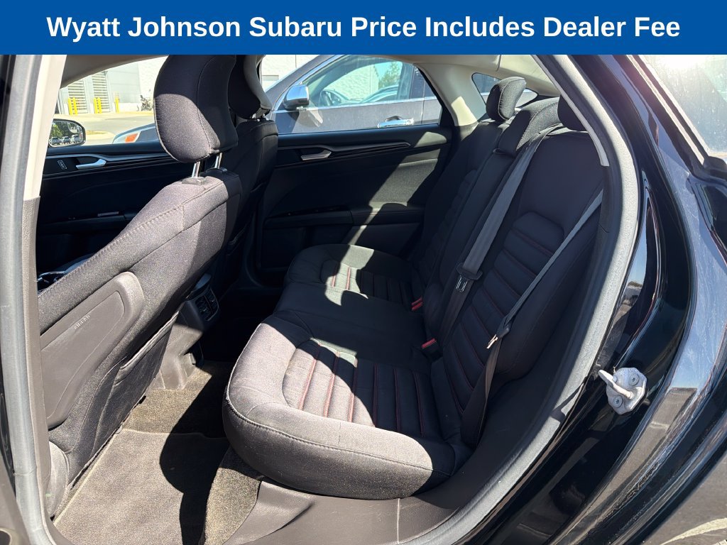 Used 2016 Ford Fusion SE w/ Equipment Group 201A FWD image 32