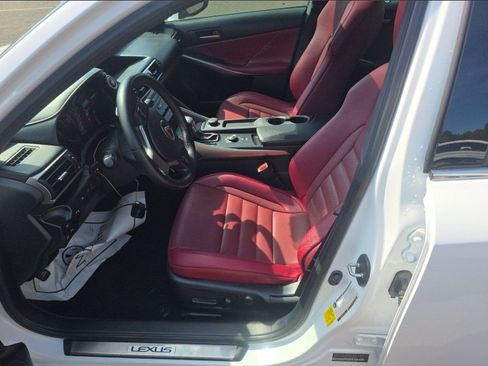 Used 2019 Lexus IS 300 F Sport w/ F Sport Package RWD image 11