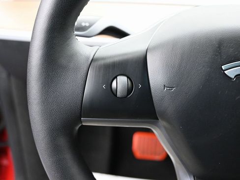 Used 2023 Tesla Model Y Long Range image 18