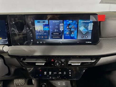 New 2026 Nissan Kicks SR AWD/4WD image 13