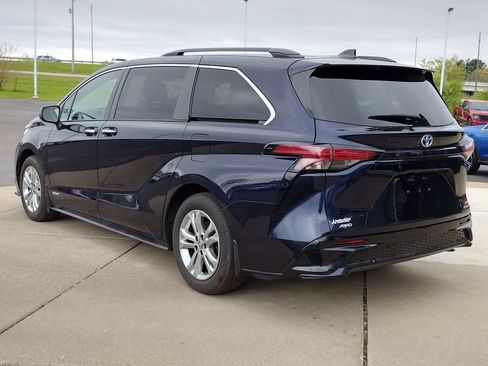 Used 2021 Toyota Sienna XSE AWD/4WD image 20