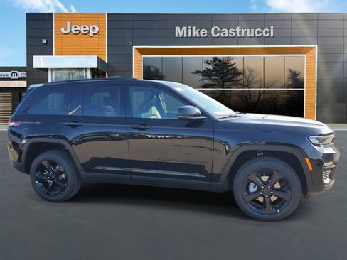 New 2025 Jeep Grand Cherokee Limited w/ Black Appearance Package image 3