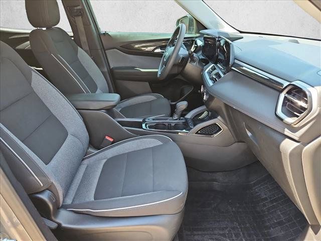 Used 2025 Chevrolet TrailBlazer LS w/ LS Convenience Package FWD image 19