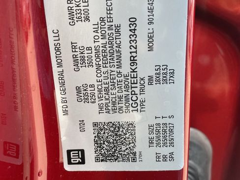 Used 2024 Chevrolet Colorado Trail Boss w/ Technology Package image 28