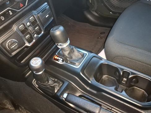 Used 2022 Jeep Gladiator Sport image 35