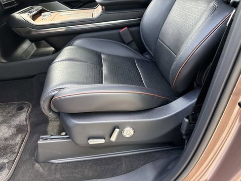 New 2025 Lincoln Navigator L Black Label image 10