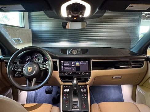 Certified 2023 Porsche Macan S AWD/4WD image 18