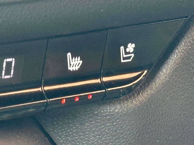 Used 2021 Chevrolet Blazer RS w/ Enhanced Convenience Package FWD image 31