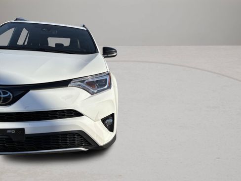 Used 2018 Toyota RAV4 SE w/ Power Extra Value Package AWD/4WD image 35