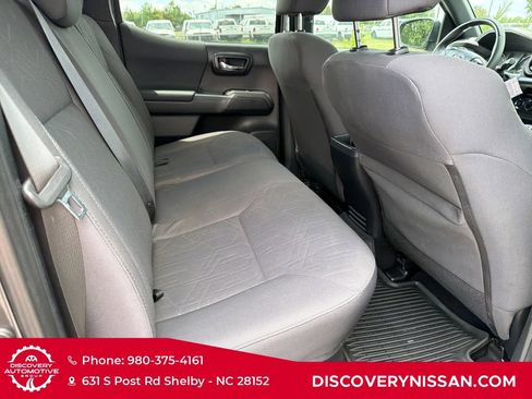 Used 2018 Toyota Tacoma TRD Sport w/ Technology Package AWD/4WD image 34