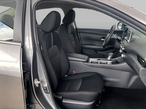 Certified 2025 Nissan Sentra SV FWD image 9