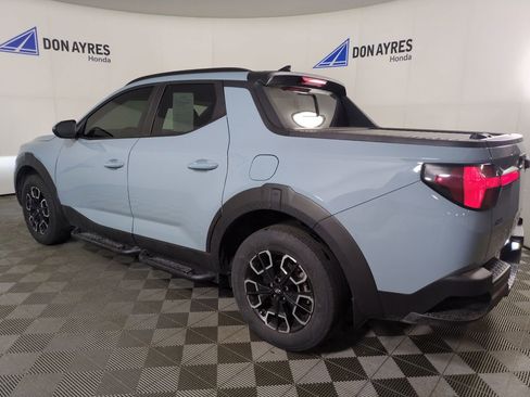 Used 2023 Hyundai Santa Cruz SEL Premium image 3