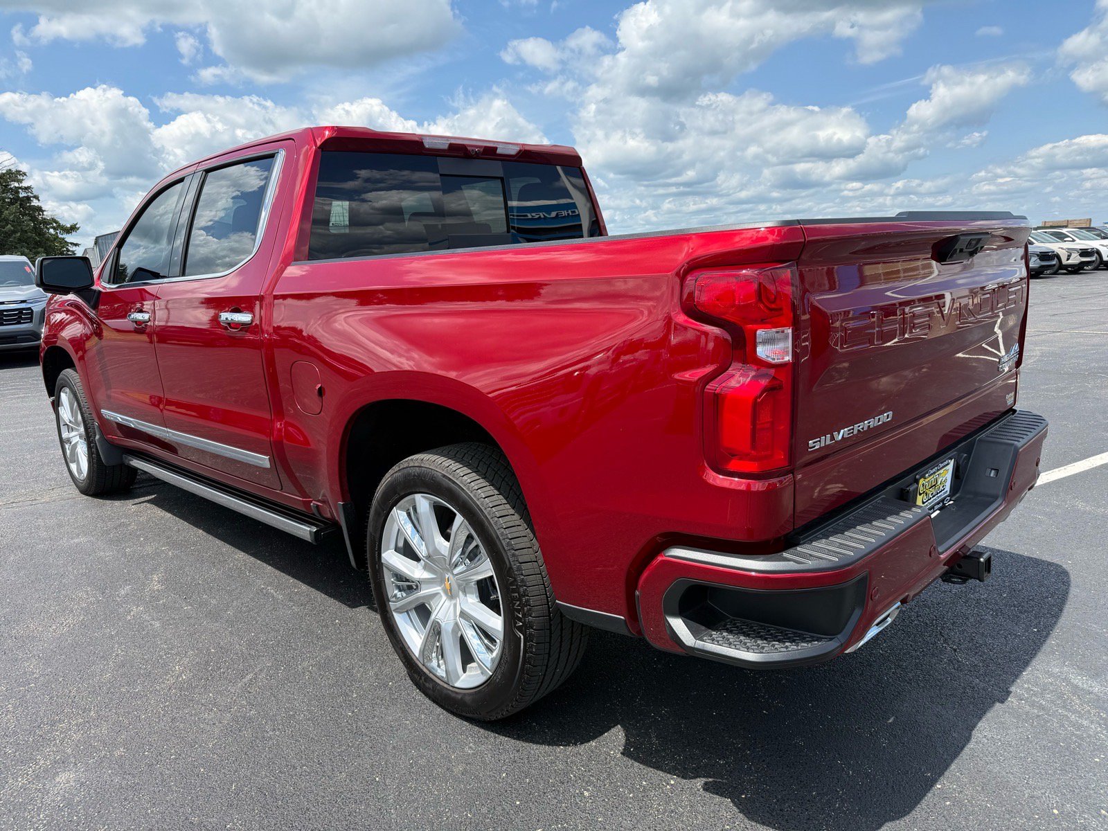 Used 2025 Chevrolet Silverado 1500 High Country AWD/4WD image 3