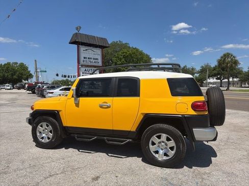 Used 2007 Toyota FJ Cruiser 2WD image 2