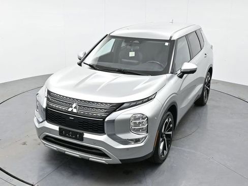 Used 2024 Mitsubishi Outlander SE image 34