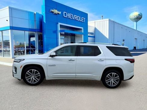 Used 2024 Chevrolet Traverse High Country AWD/4WD image 7