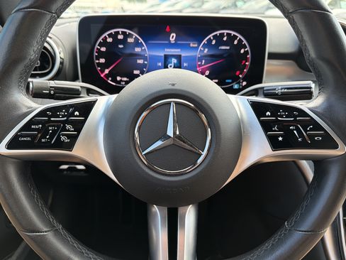 Used 2025 Mercedes-Benz C 300 Sedan image 9