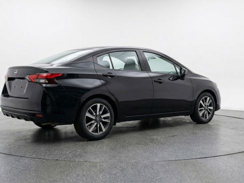 Used 2025 Nissan Versa SV FWD image 9