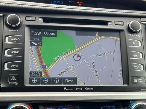 Used 2018 Toyota Highlander Limited w/ Carpet Mat Package (TMS) image 21