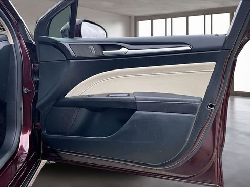 Used 2017 Ford Fusion Energi Titanium image 27