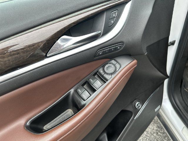 Used 2018 Buick Enclave Avenir w/ Avenir Technology Package FWD image 17