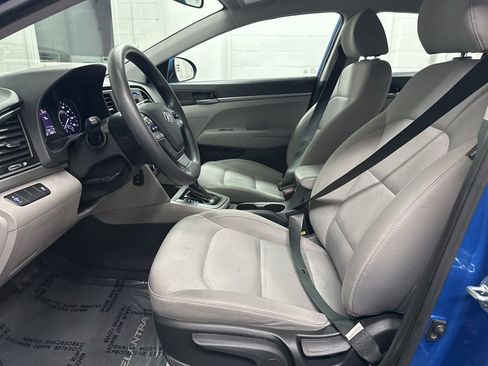 Used 2017 Hyundai Elantra SE FWD image 19