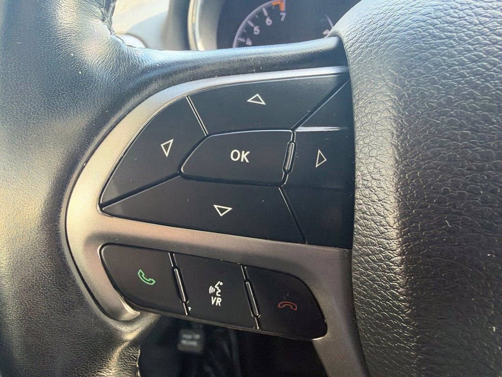 Used 2021 Jeep Grand Cherokee Limited AWD/4WD image 19