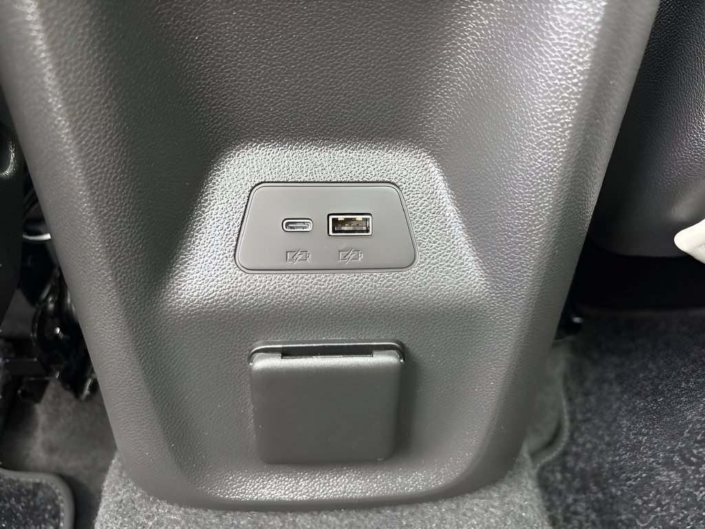 Used 2024 Buick Envision Avenir AWD/4WD image 28